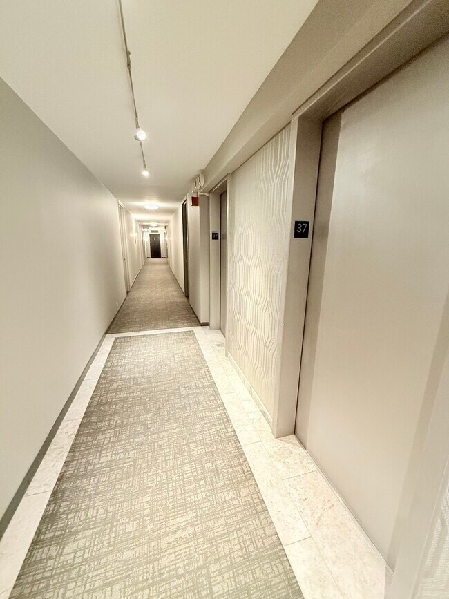 Building Photo - 1560 N Sandburg Terrace