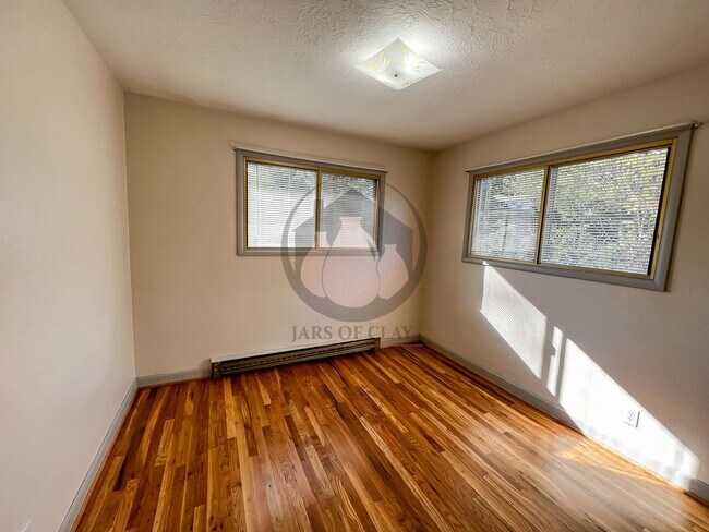 Building Photo - Charming West Salem Home - Coming Soon!