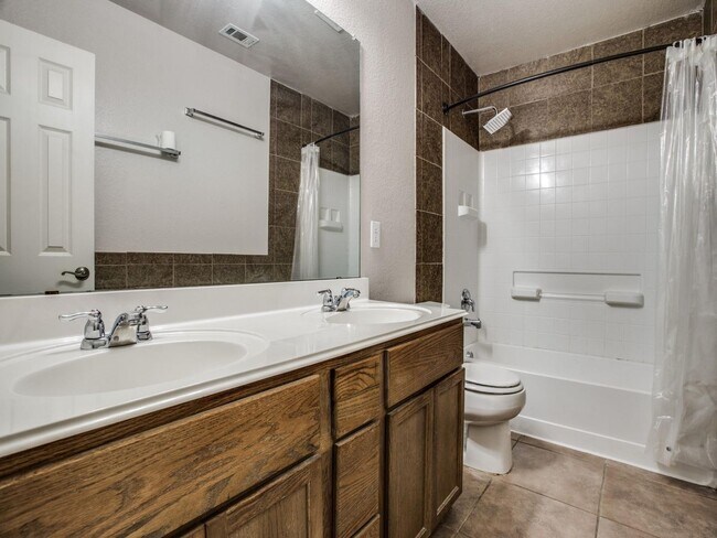 Building Photo - 6153 Bowfin Dr