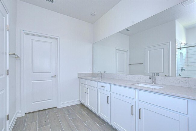 Building Photo - 9438 Gladsome Dr