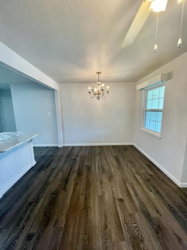 Building Photo - 1830 La Porte Dr