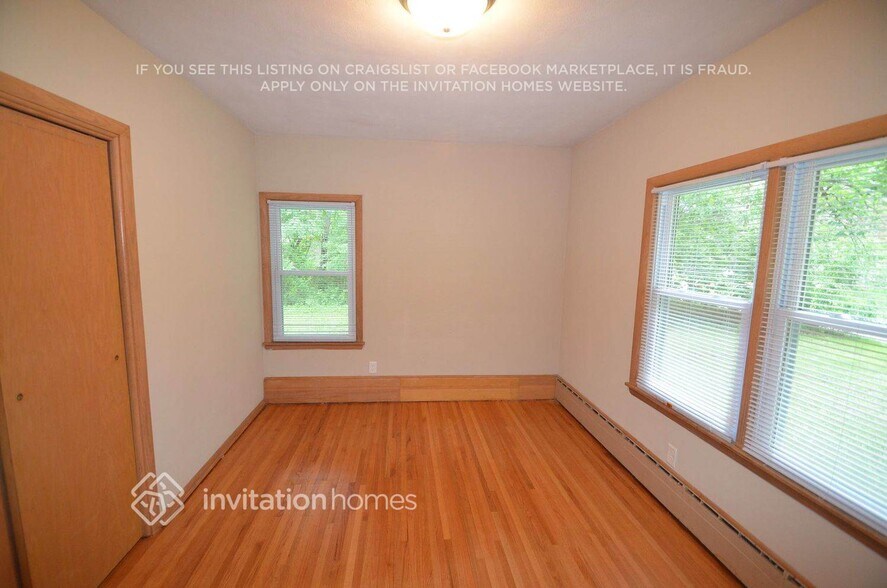 Building Photo - 1440 Harmony Dr