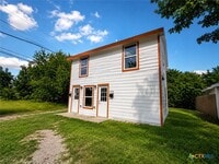 Building Photo - 1404 W Ave E