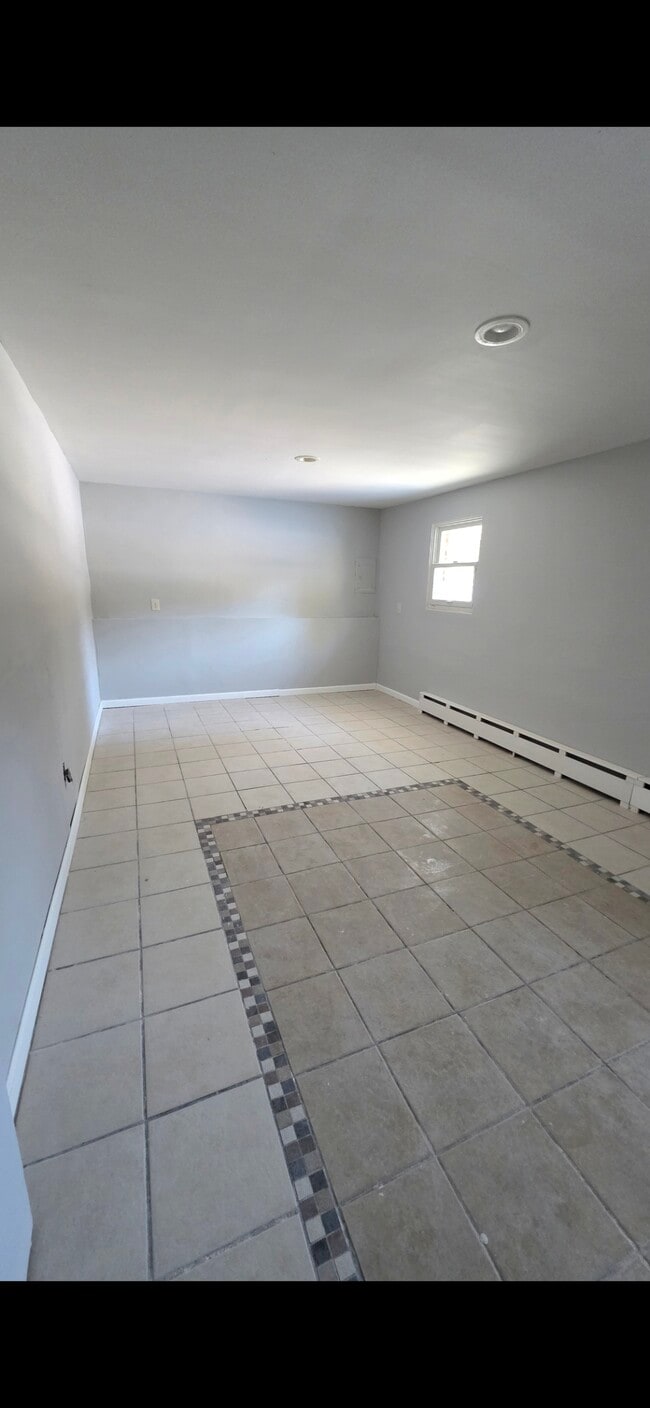 Building Photo - 51 Greycourt Rd