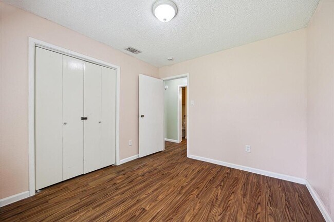 Building Photo - 5709 Cripple Brook Ct