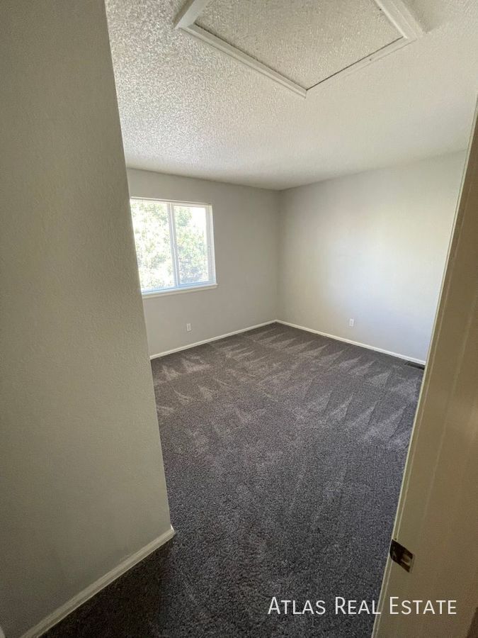 Building Photo - 5045 Sweetgrass Ln