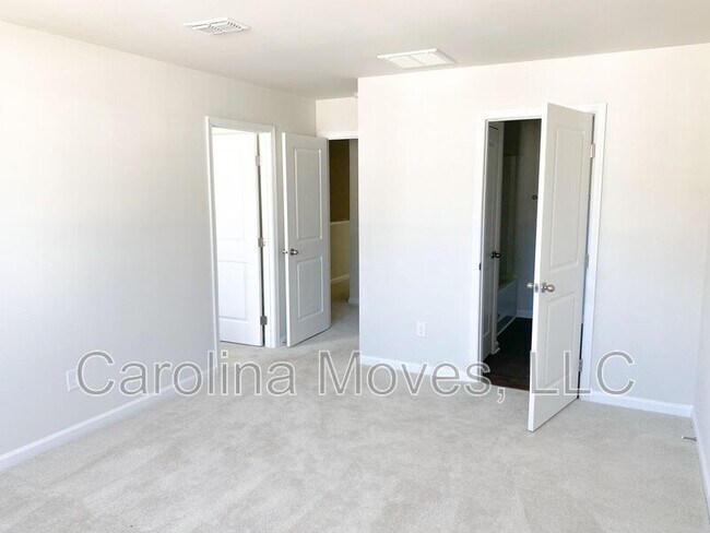 Building Photo - 156 Sarnesfield Way