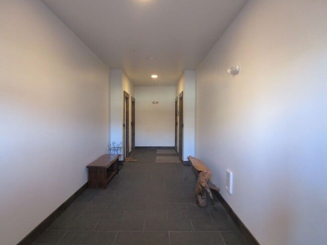Building Photo - Delightful Monterra 2 Bed 2 Bath Condo wit...