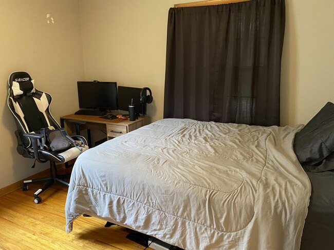 Building Photo - 1915 Mayfair St