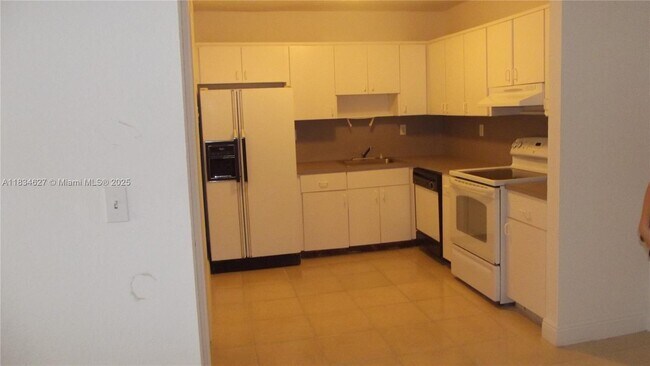 Building Photo - 3582 NE 171 St
