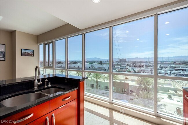 Building Photo - 4575 Dean Martin Dr