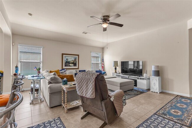 Building Photo - 206 Linden Ln