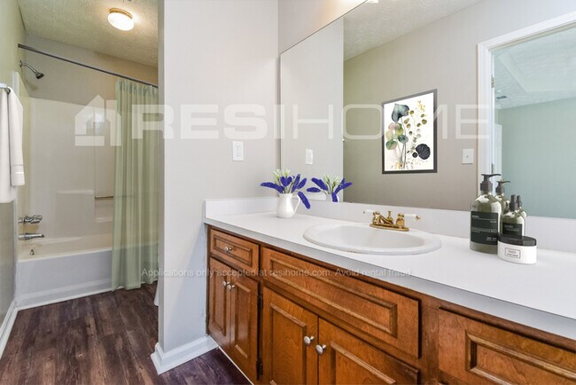 Building Photo - 4140 Fox Chase Dr