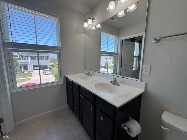 Building Photo - 204 Dietz Dr