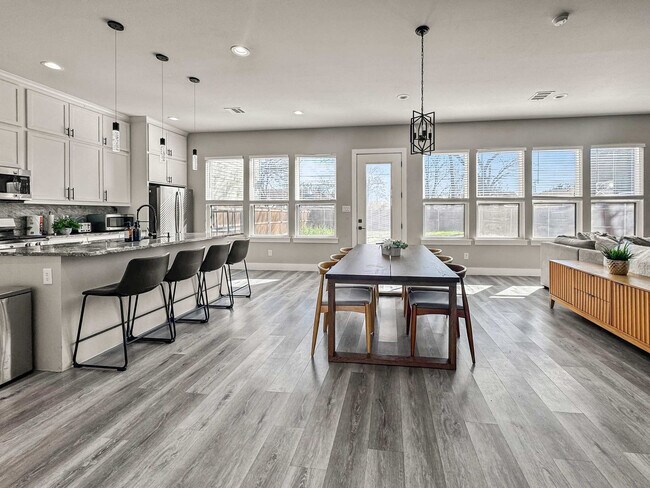 Building Photo - 2408 Pennsylvania Ave