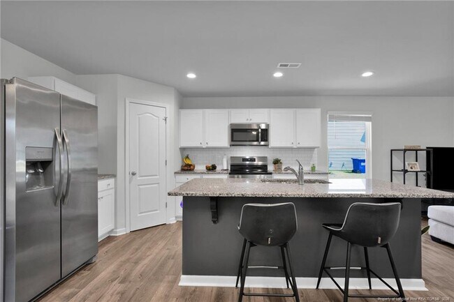 Building Photo - 156 Chinook Ln