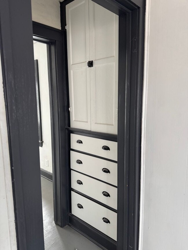 Building Photo - 3079 N 21 St