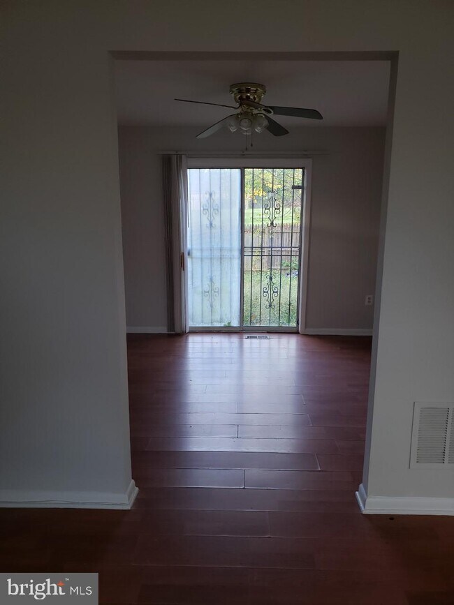 Building Photo - 924 Portia Ct