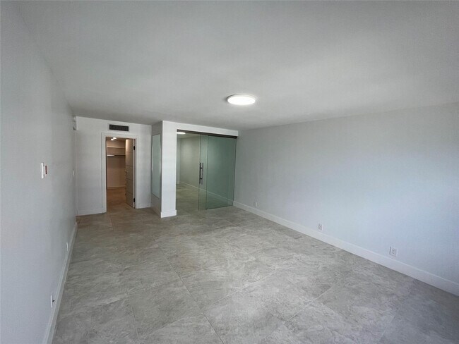 Building Photo - 3500 Galt Ocean Dr