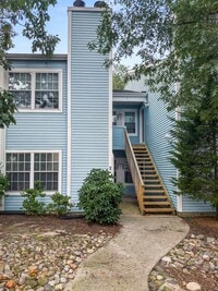 Building Photo - 621 E Lake Front Cir
