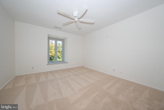 Building Photo - 257 W Chelsea Cir