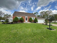 Building Photo - 556 Grandin Ave