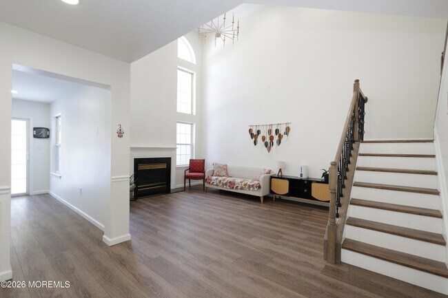 Building Photo - 42 Pennsbury Way