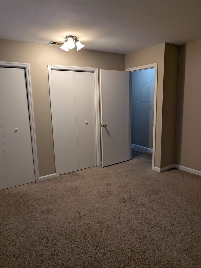 Building Photo - 2555 Chateau Ln