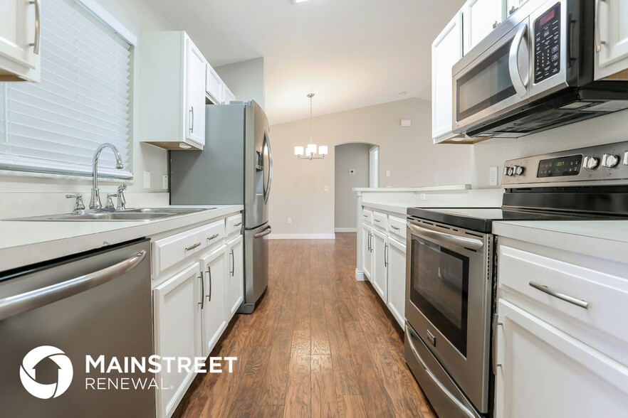 Building Photo - 4430 Glordano Ave