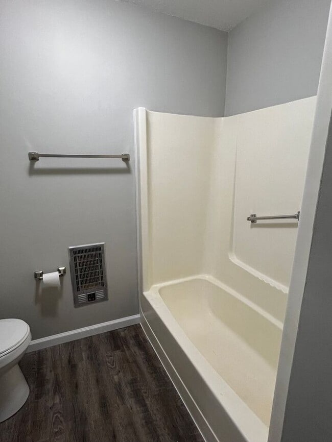 Building Photo - 2nd floor 1 bedroom apartment in Niles