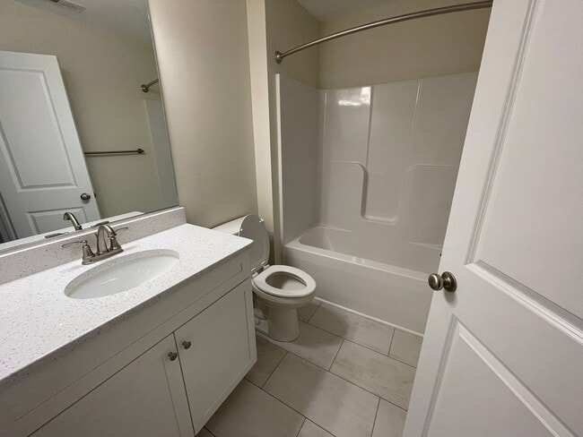 Building Photo - Long-Term Rental in Manteo – 3BR/2BA Moder...