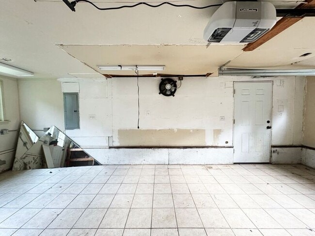 Building Photo - 725 Mimosa Ave