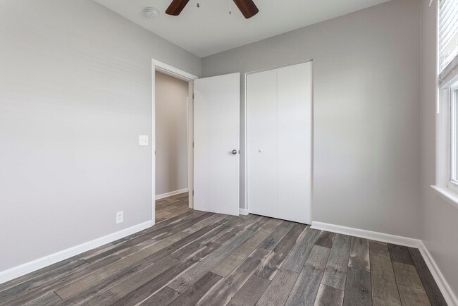Building Photo - 8508 Westport Road (Briarwood/ East Louisv...