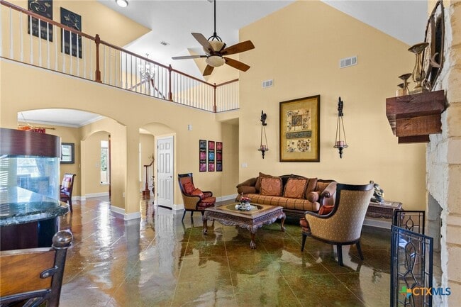 Building Photo - 130 Post Oak Cir