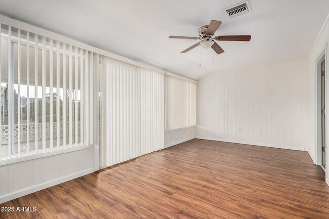 Building Photo - 10725 W El Capitan Cir