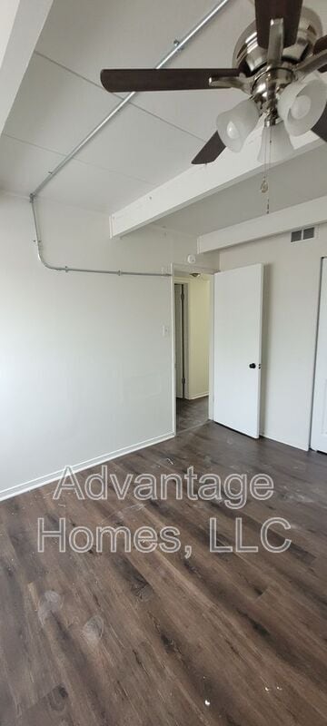 Building Photo - 832 N 70th St