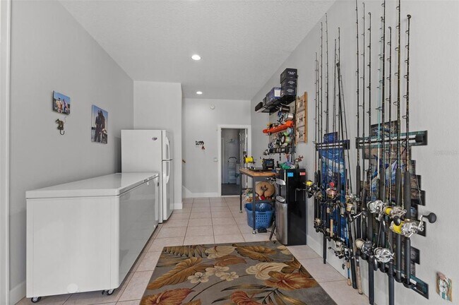 Building Photo - 450 Bayshore Dr