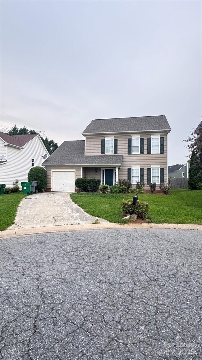 Primary Photo - 1705 Starling Ct