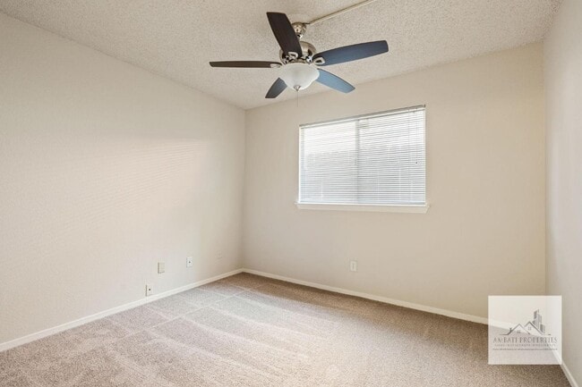 Building Photo - 8840 N Barton Ave