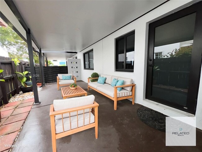 Building Photo - 3297 SW 26th St