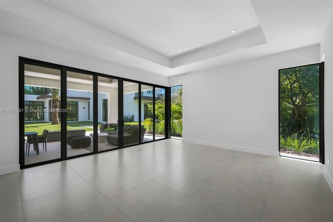 Building Photo - 12500 SW 64th Ave