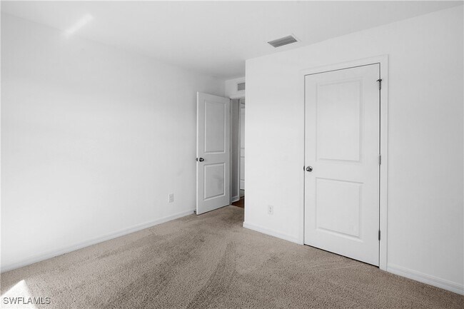 Building Photo - 862 Winwood Cir