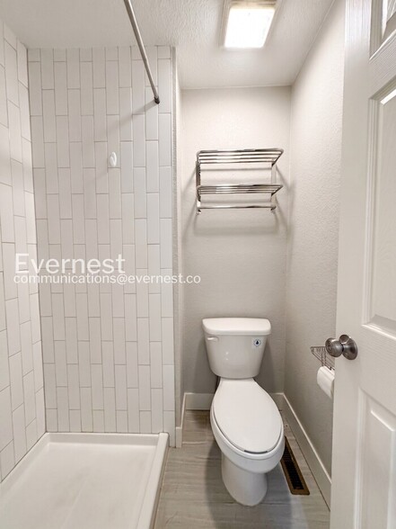 Building Photo - 18354 E Crestline Cir