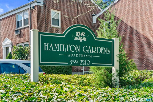 Building Photo - 13 Hamilton Ct