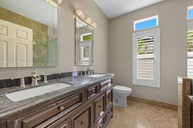 Building Photo - 4911 Amador Dr