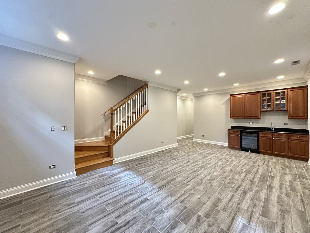 Building Photo - 3721 N Clifton Ave
