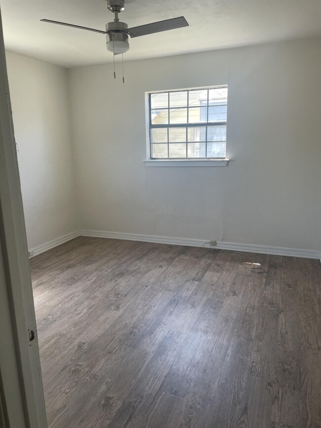 Building Photo - 3319 Sherwood Ln