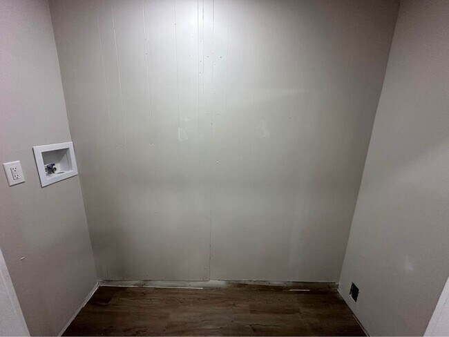 Building Photo - 1213 Pittston Ave