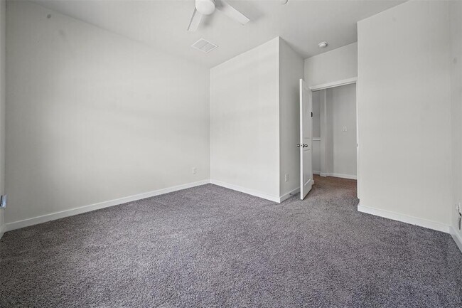 Building Photo - 2500 Forest Creek Dr