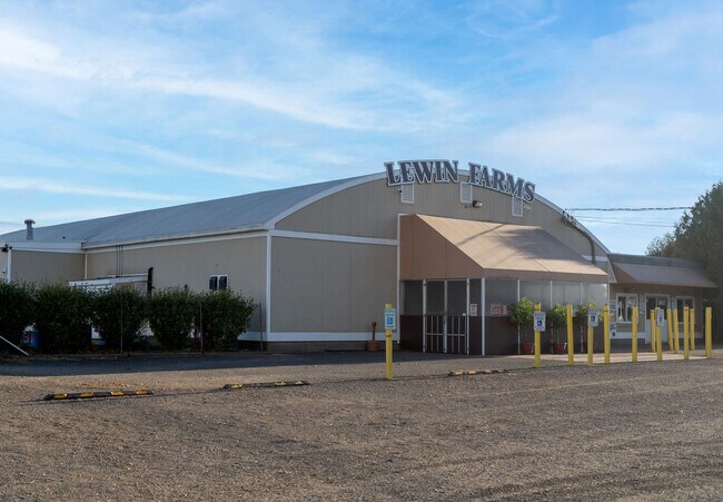 Building Photo - 2 Clifton Ave